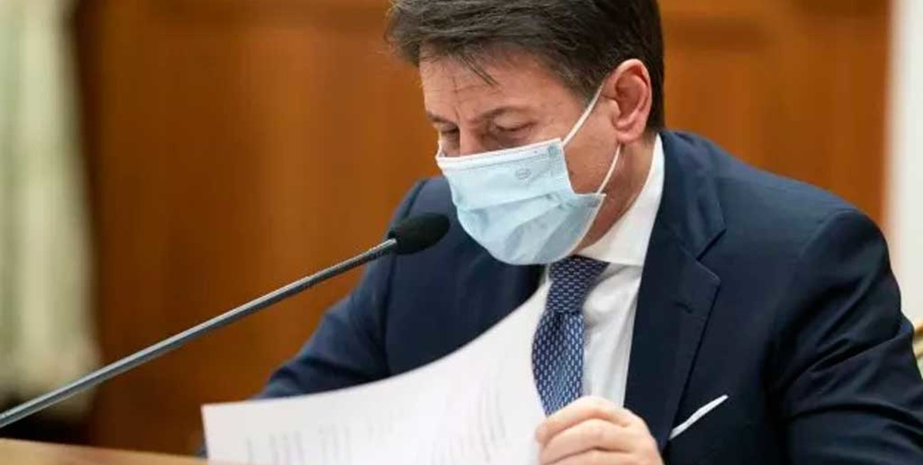 Conte renuncia como premier itailano y busca formar un nuevo Gobierno