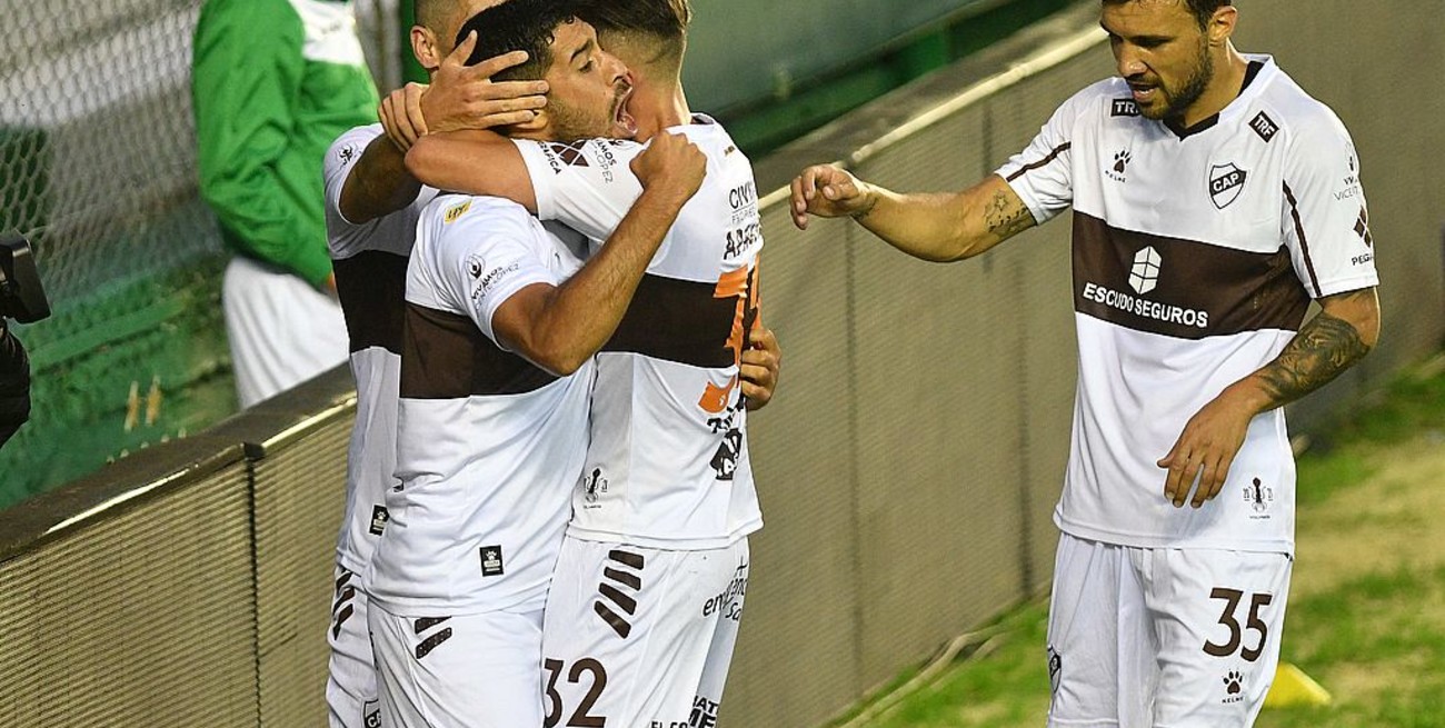 Platense derrotó a Banfield en el Florencio Sola