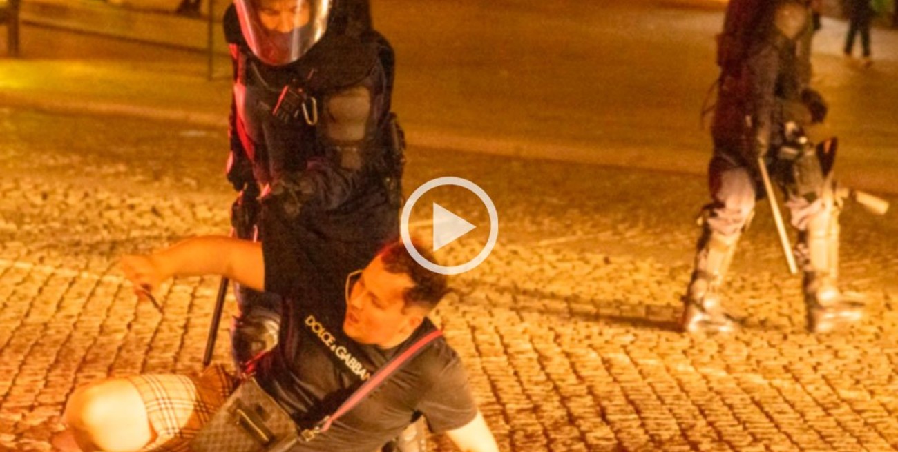 Hinchas del City y Chelsea se enfrentan en la previa de la final de Champions