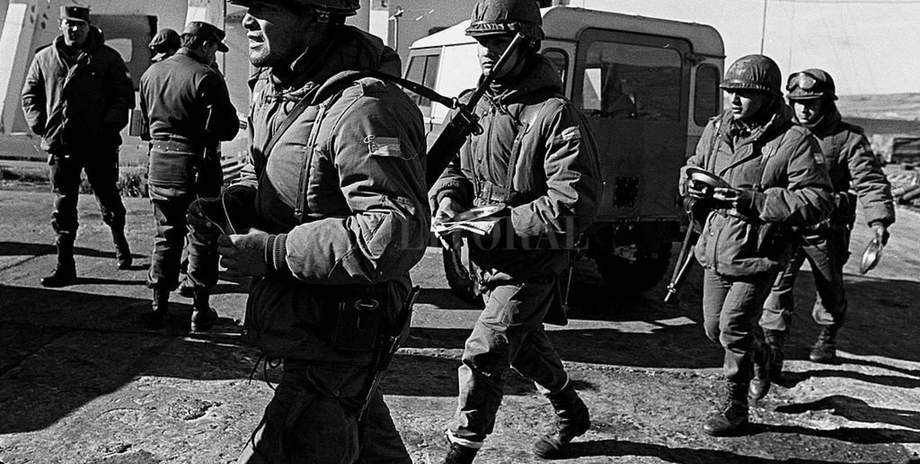 Citan a indagatoria a 18 militares denunciados por torturas y abusos en Malvinas