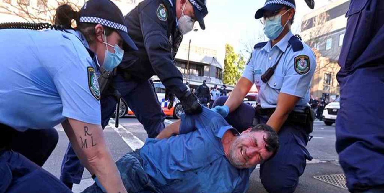  Australia: más de 50 detenidos y disturbios en protestas contra el confinamiento