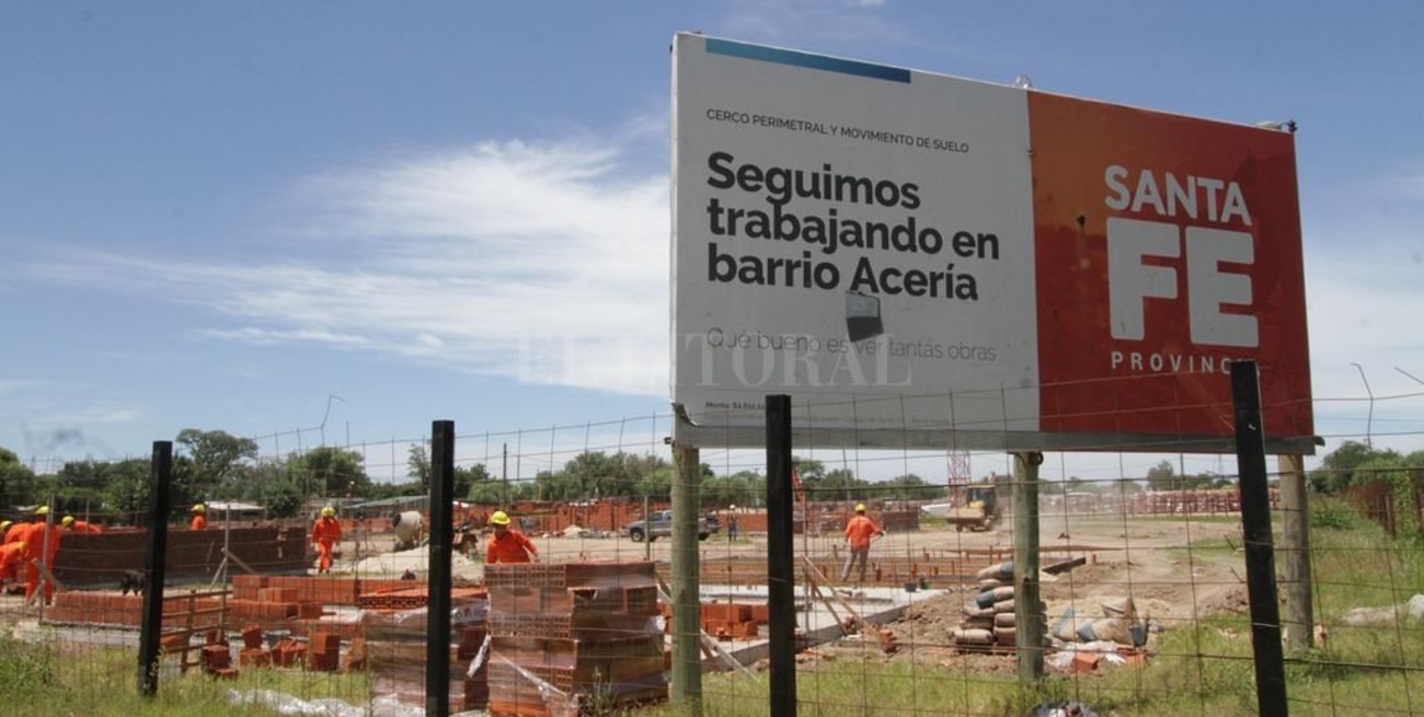 Ya se construyen las 102 viviendas en barrio Acería