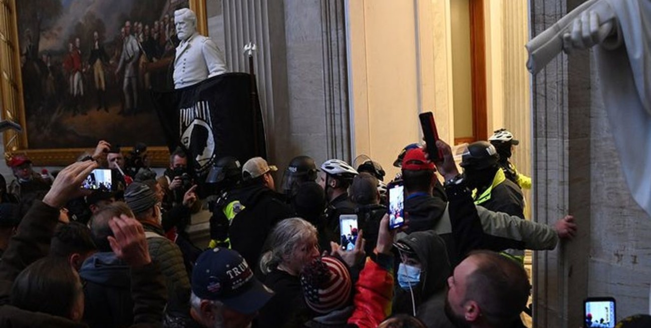 Una web identifica a 6.000 de los asaltantes del Capitolio