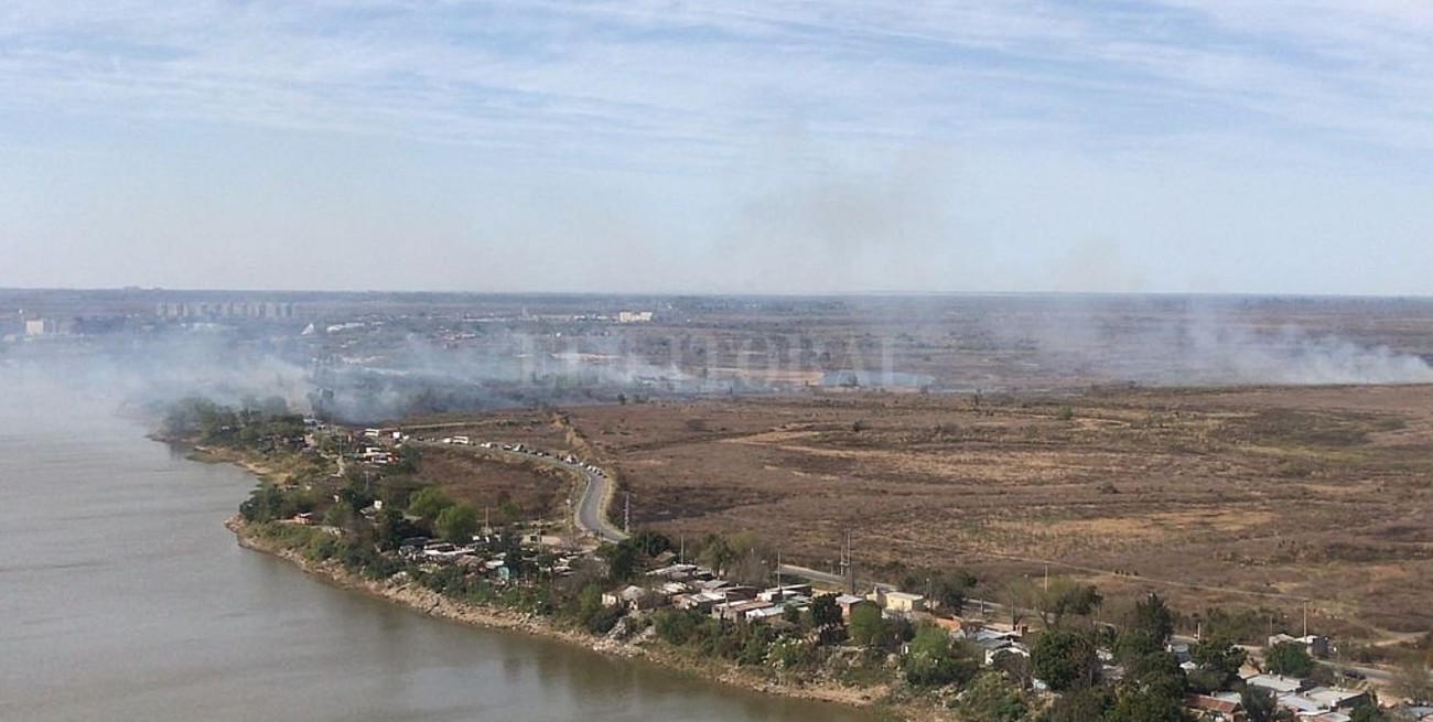 Otra vez el humo en zona de islas afecta a la ciudad de Santa Fe