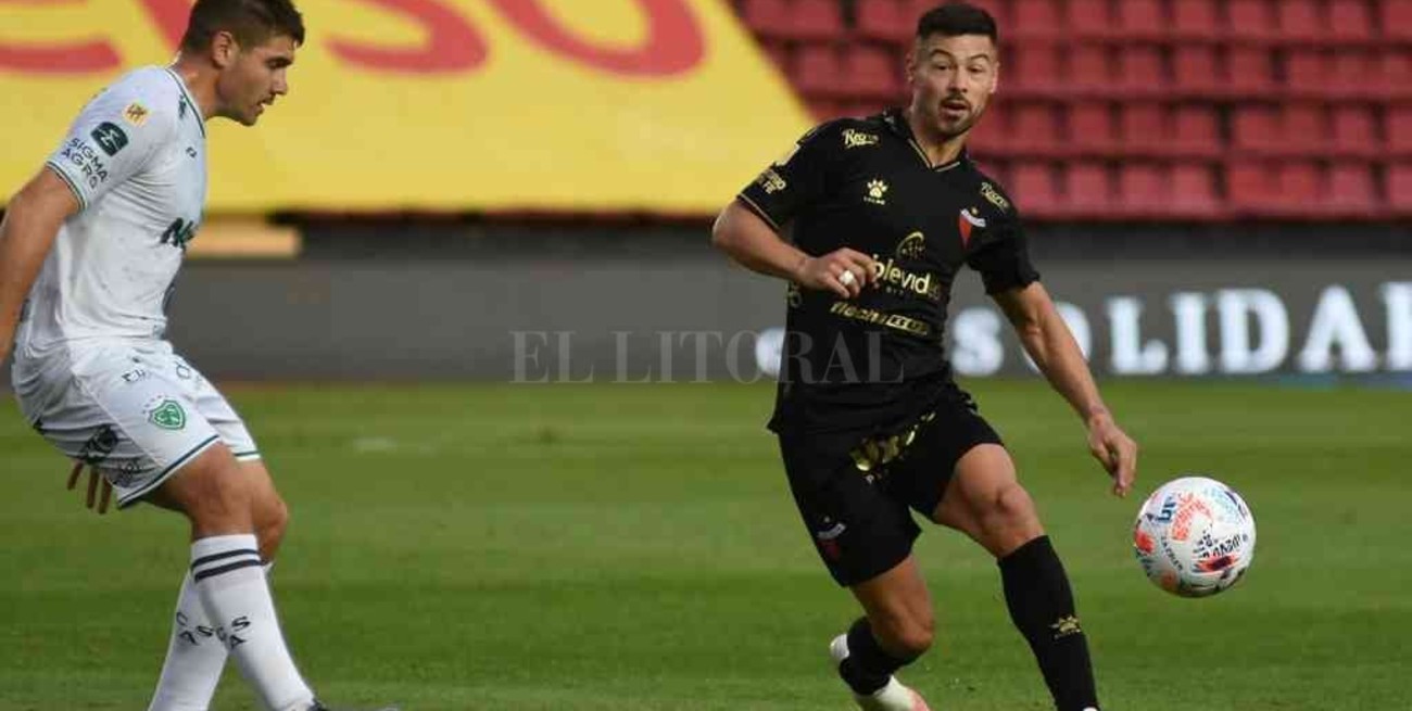 Fede Lértora está casi afuera del cruce con Boca