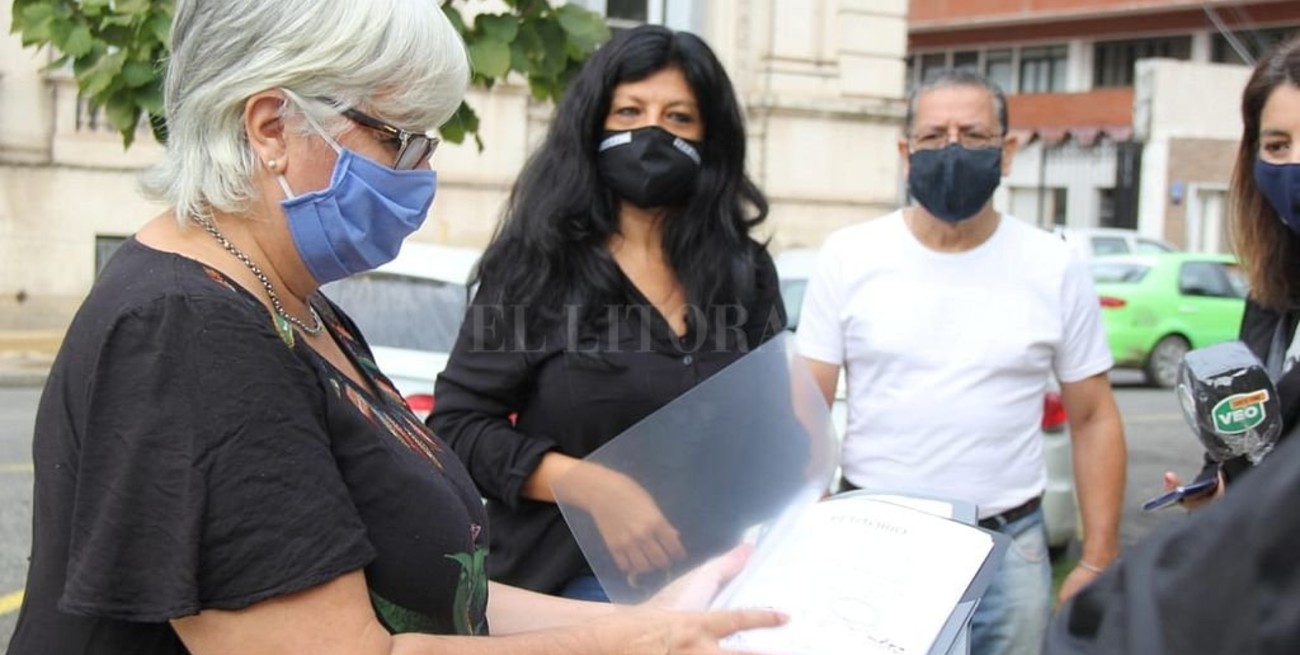 Gabriela Solano acompañó a representantes de la vecinal Dos Rutas en su reclamo por una ciudad más segura