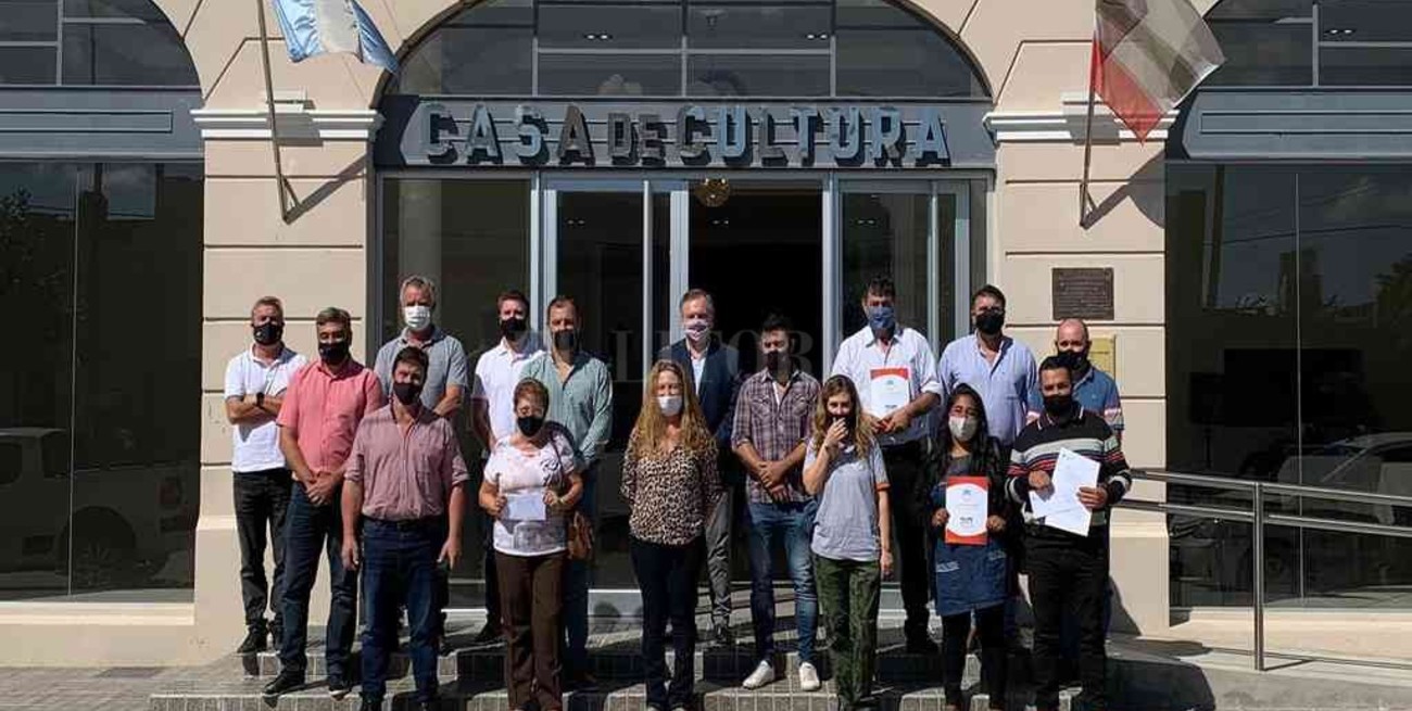 Michlig encabezó un acto de entrega de aportes y firma de convenios en San Cristóbal