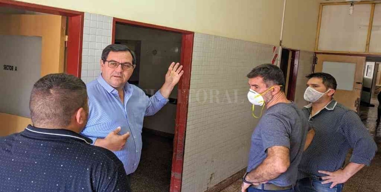 Acondicionan el viejo hospital para atender un eventual pico del virus 