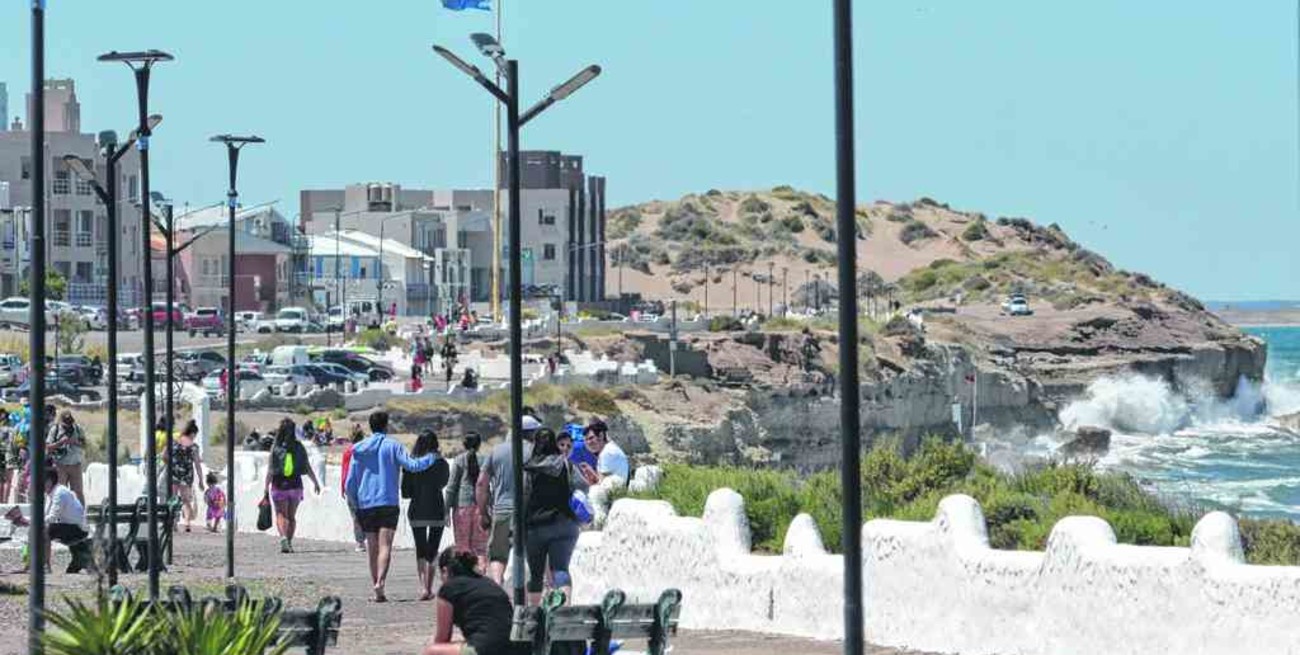 En horas previas al eclipse total de sol, fuertes ráfagas de viento se desataron en Río Negro