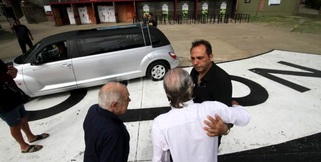 Despidieron a "Motoneta" López en la sede de Colón