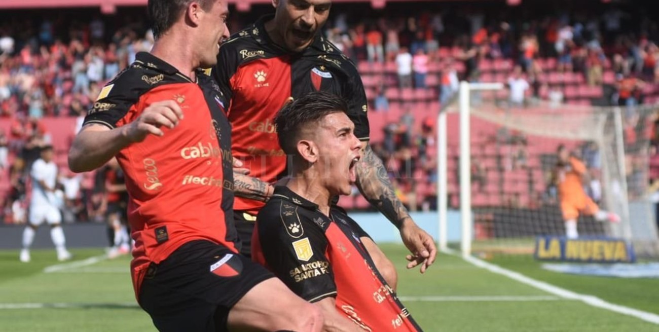 Con un golazo de Alexis Castro, Colón le ganó a Talleres en Santa Fe