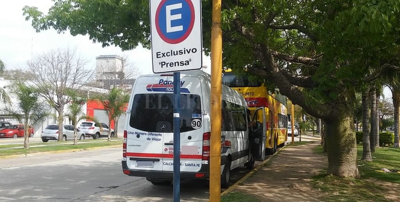 Dos choferes profesionales que no saben leer carteles