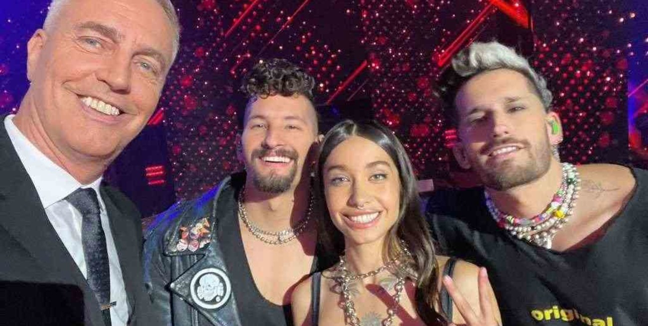 María Becerra junto a Mau y Ricky presentaron su nueva canción en La Voz Argentina