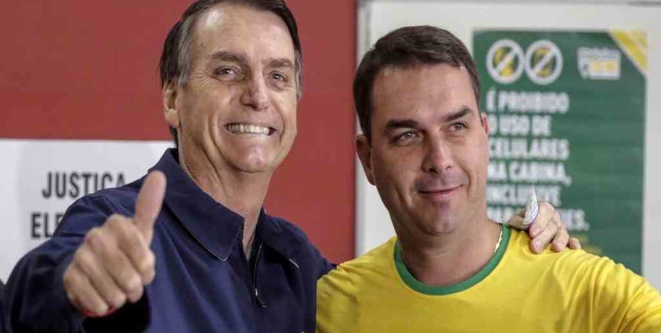 El hijo mayor de Bolsonaro dio positivo de coronavirus