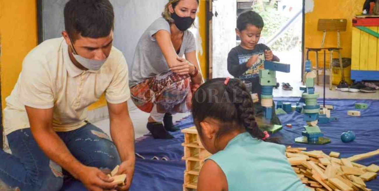 Rosario: jóvenes de barrio Ludueña diseñan juegos didácticos como salida laboral