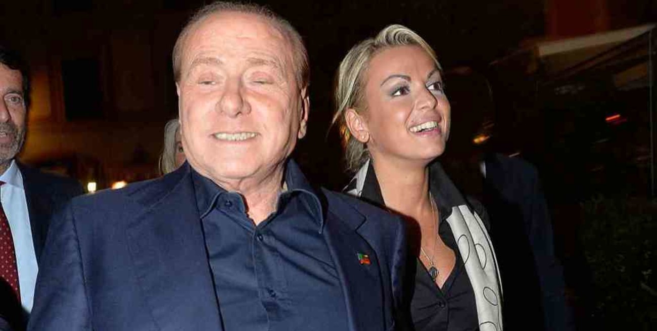 La pareja y dos hijos de Berlusconi también dieron positivo en coronavirus