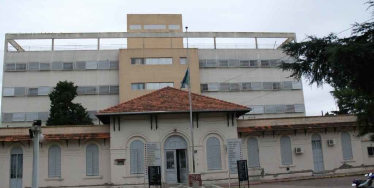 Dos médicos discutieron durante una operación y terminaron a las piñas: uno tuvo que ser internado 