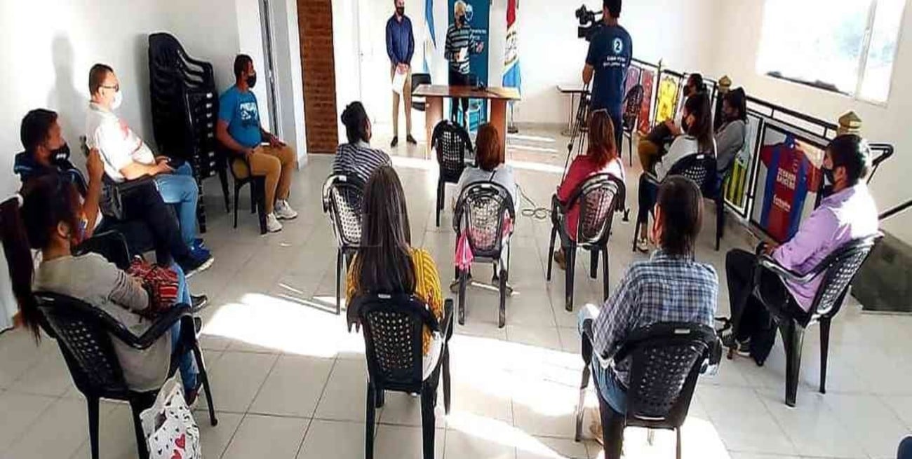 Baucero entregó aportes a entidades de San Javier