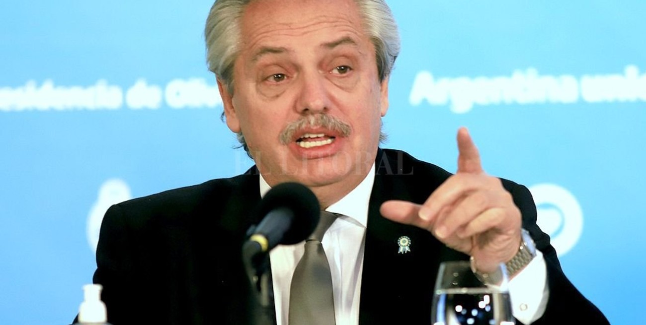 Latam se va del país porque "durante el gobierno de Macri perdió 300 millones de dólares"