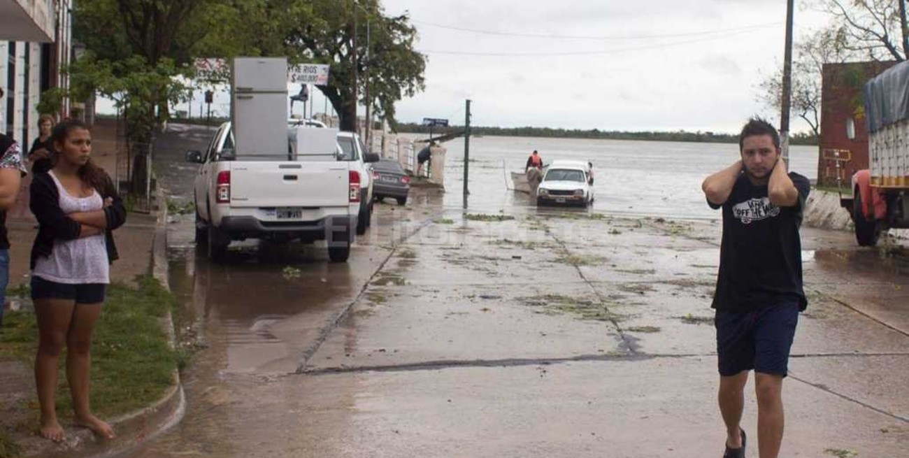 200 evacuados en La Paz por las inundaciones