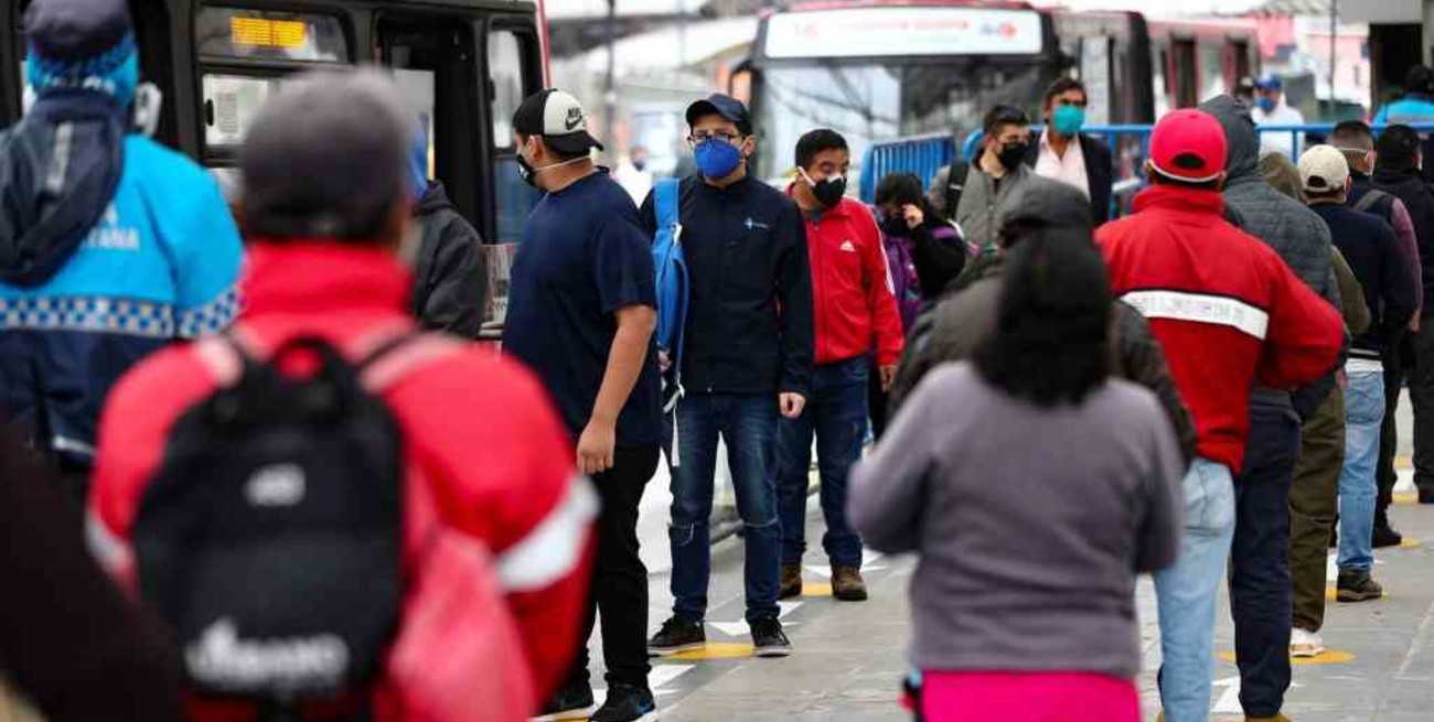 Ecuador requiere otros 4.000 millones de dólares para su reactivación tras la pandemia