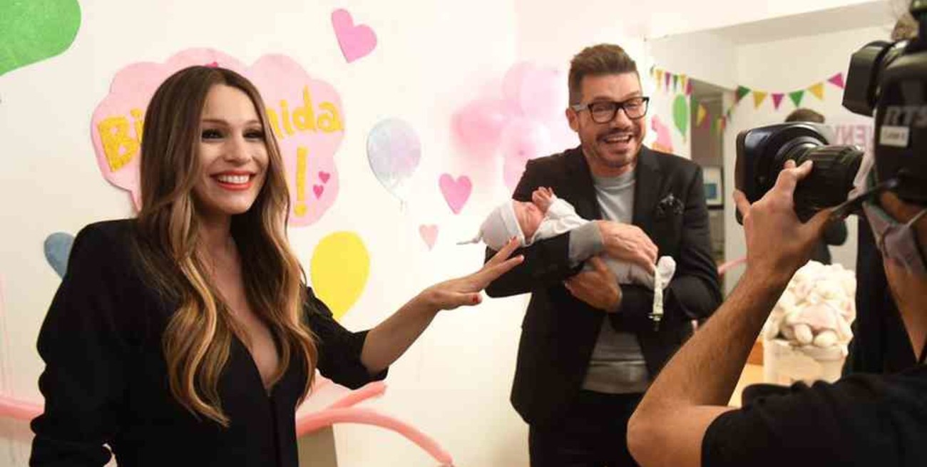 Pampita regresó a La Academia donde presentó a su hija Ana