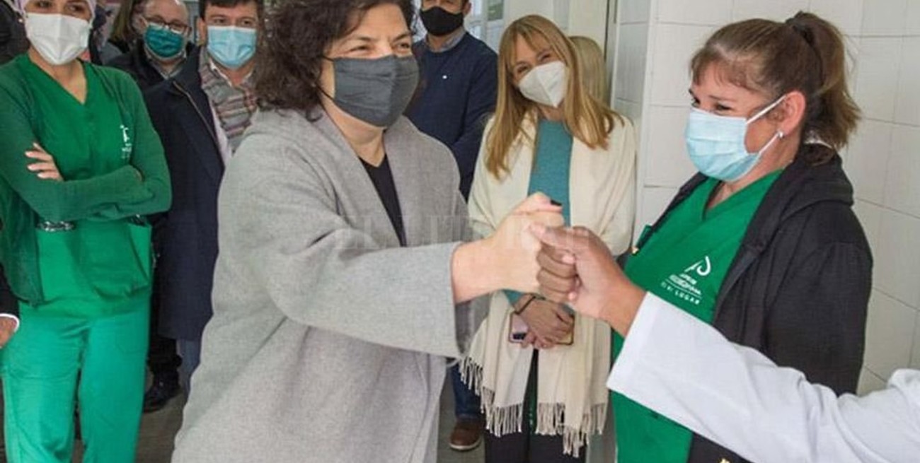 Operaron de apendicitis aguda a Carla Vizzotti