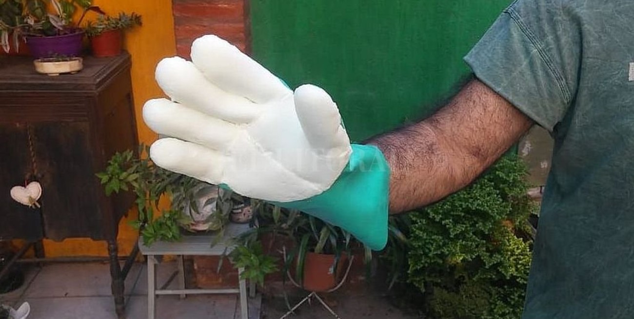 Santo Tomé: crearon un prototipo de guantes que inhibiría al coronavirus