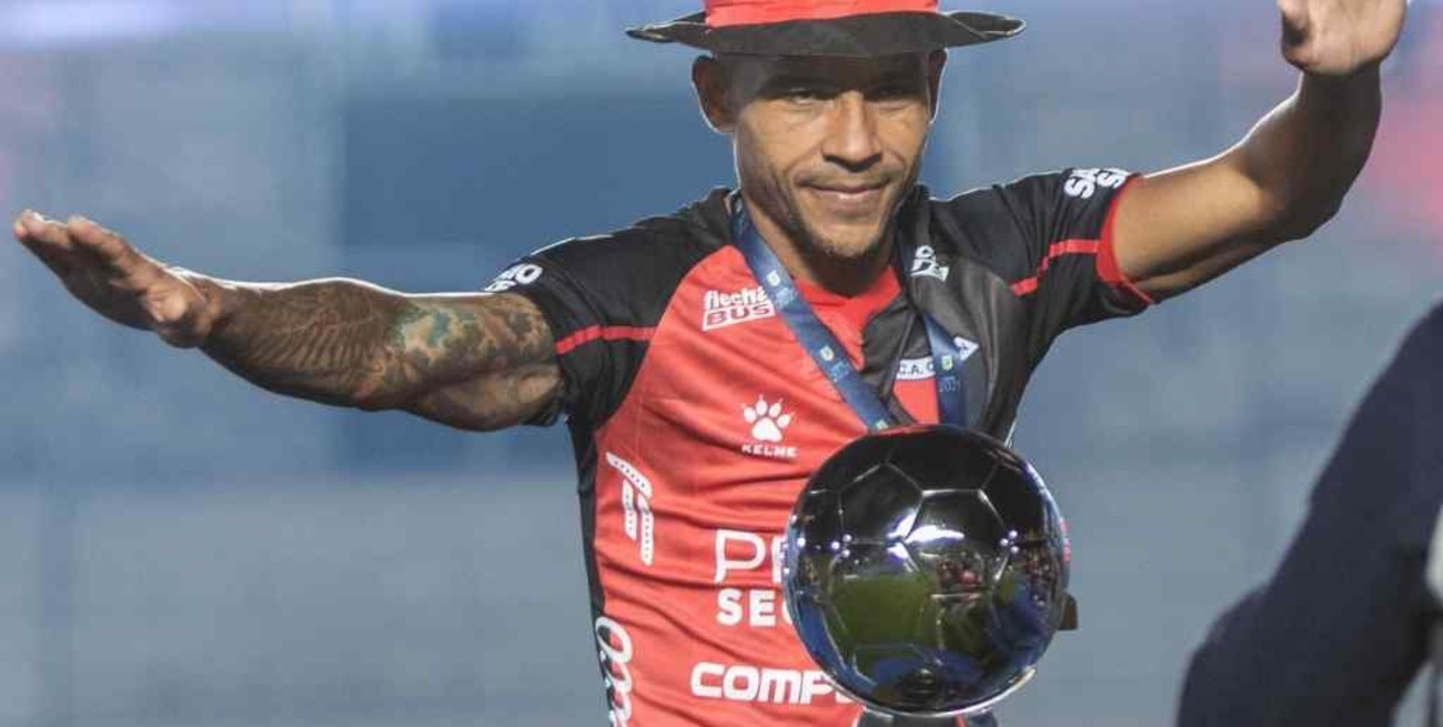 Wilson Morelo se vacunó el sábado y dio positivo de Covid