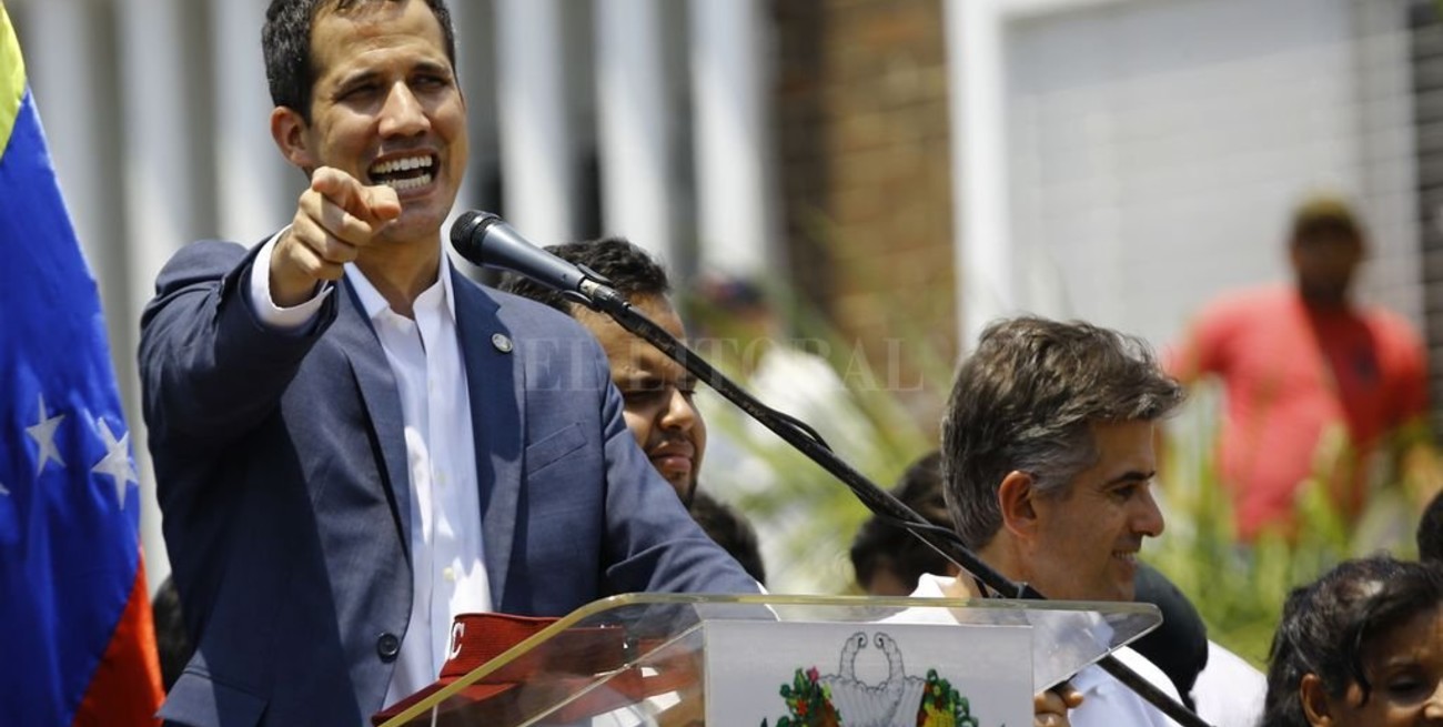 Grupos armados agredieron a Guaidó, legisladores y periodistas en Venezuela