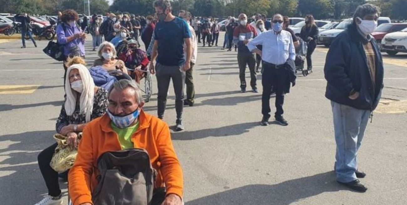 Nuevas demoras en los centros de vacunación de Córdoba