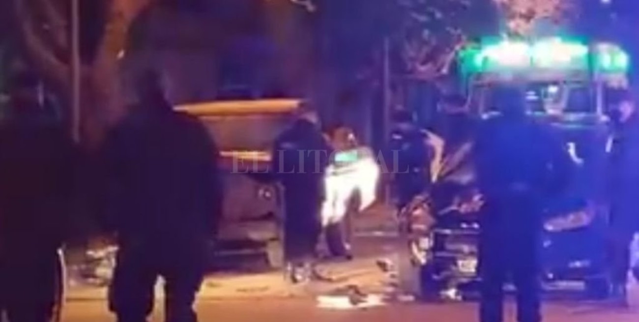 Lo perseguía la policía, chocó contra un patrullero y murió