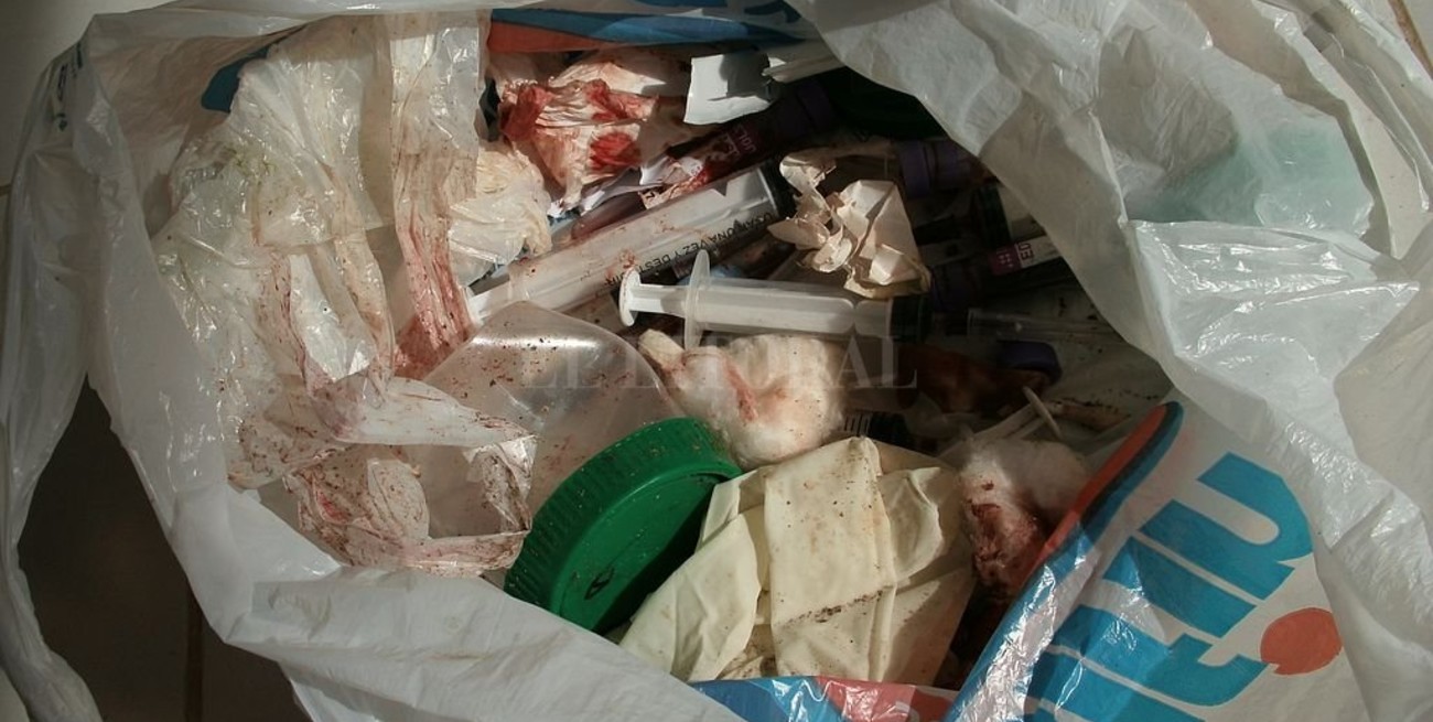 Residuos patológicos en pleno centro