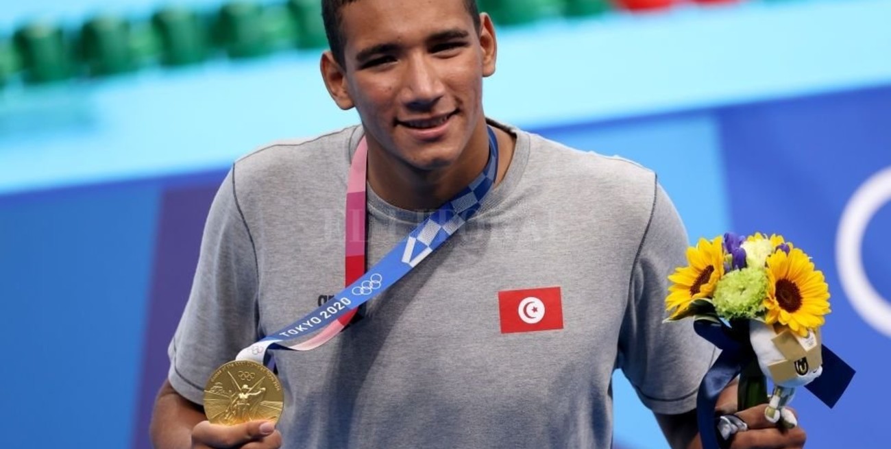 Un tunecino de 18 años conquistó el oro olímpico en los 400 metros libres
