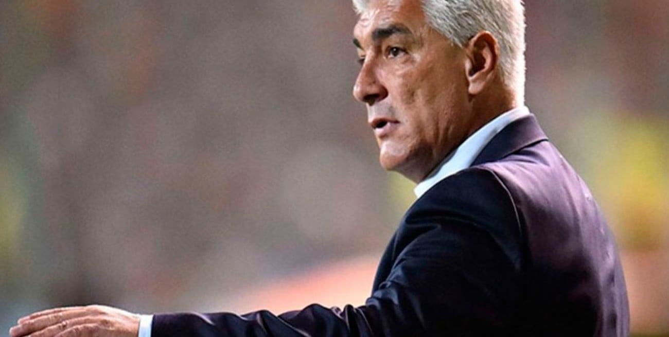 Omar De Felippe dejó de ser el entrenador de Atlético Tucumán