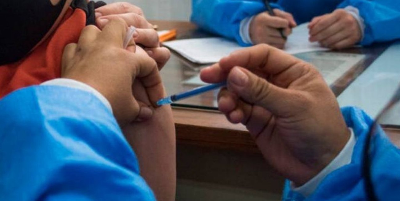 Entre Ríos comenzó la vacunación a adolescentes de 12 a 17 años sin factores de riesgo