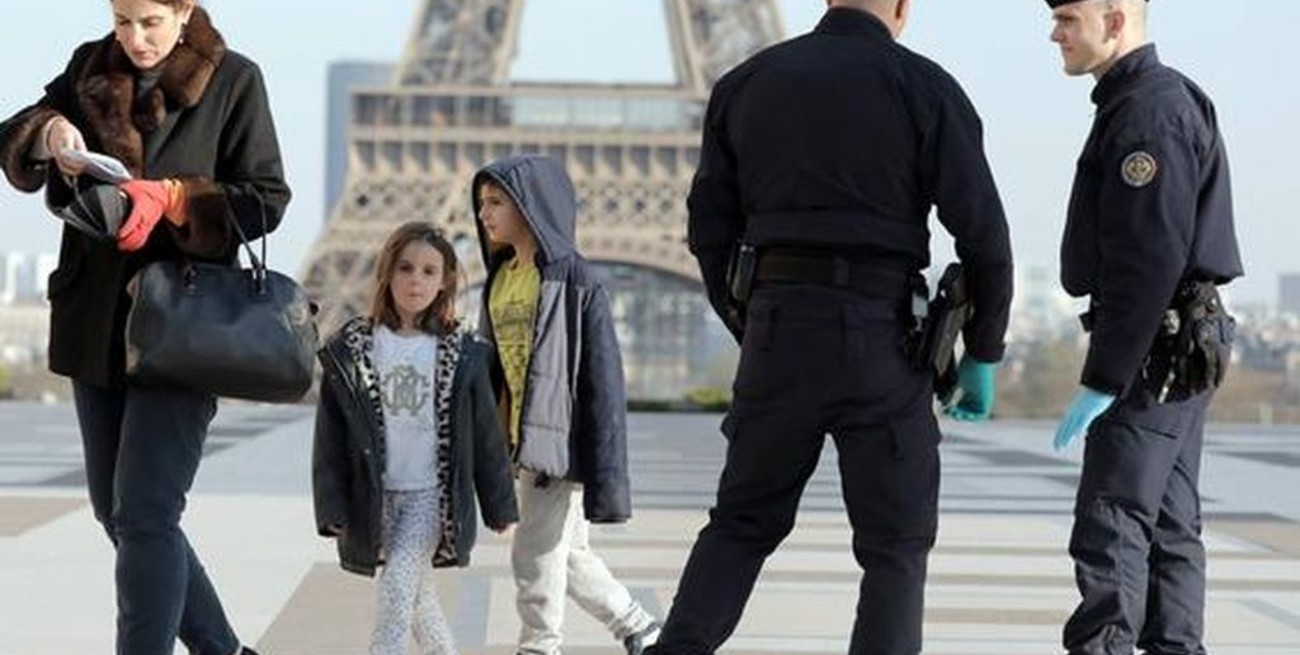 Francia reporta nuevo récord de 45.422 casos de coronavirus en un día