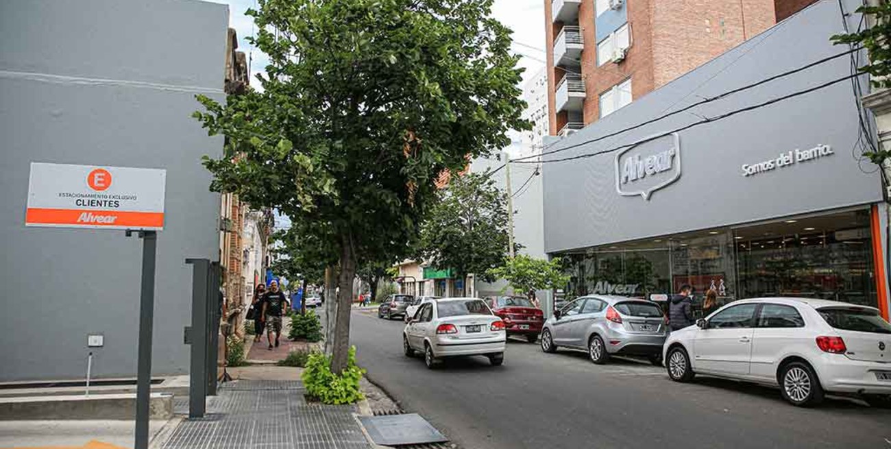 Alvear Supermercados renovó la Sucursal Centro