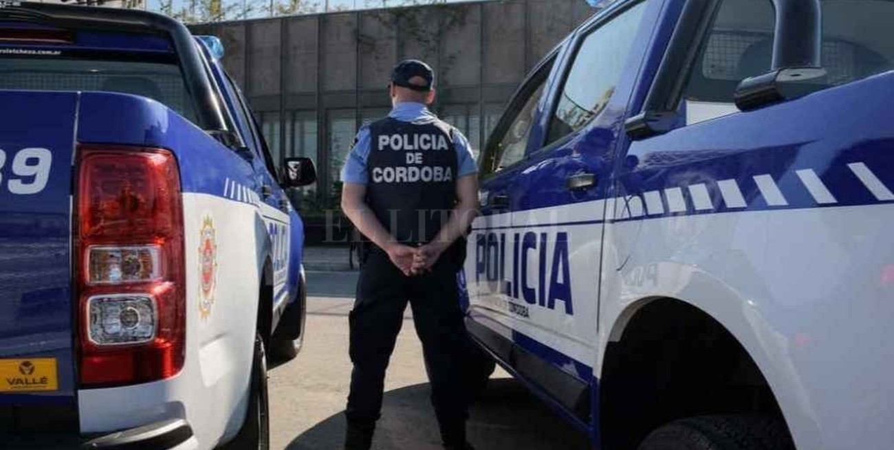 Córdoba: prohíben a policías usar el celular en horario de trabajo