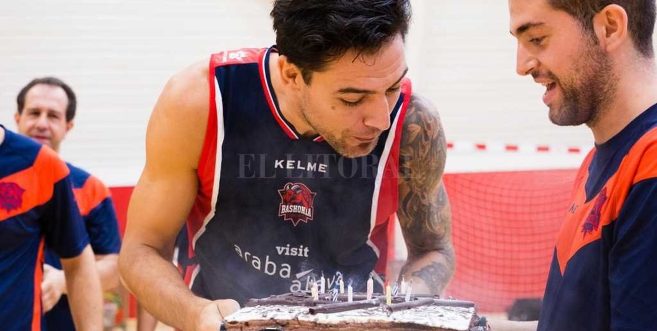 Baskonia le festejó el cumpleaños a Carlitos Delfino
