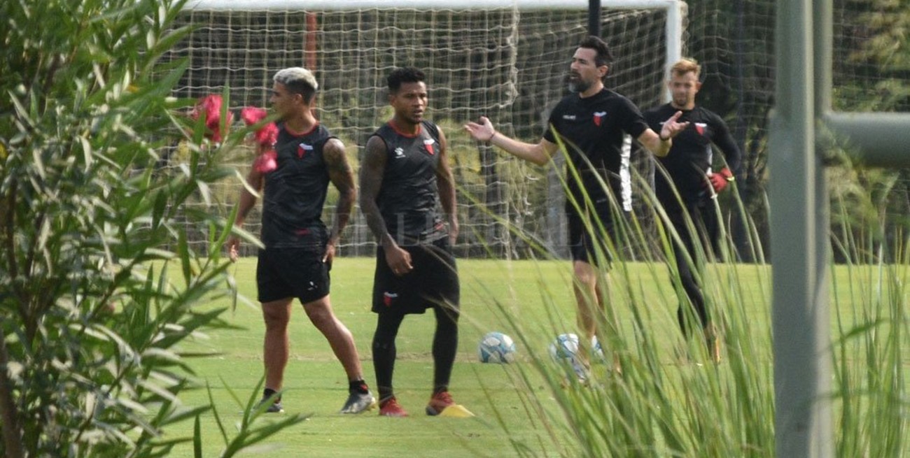 El "Barba" ya está acá y vivirá al lado del predio