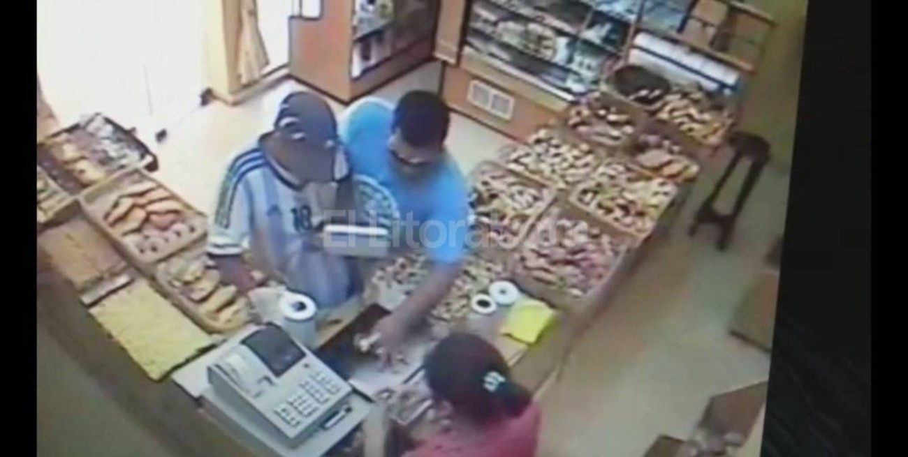 "Estoy harto, todos los meses  me roban una o dos veces"