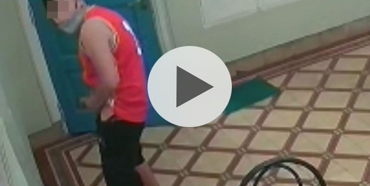 Video: entró a robar en un local de Rafaela y se masturbó mirando una clase de yoga