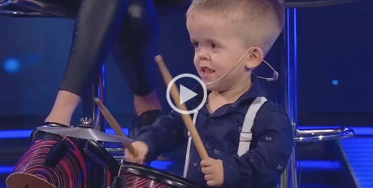 Rafa tocó la Marcha Sabalera en la batería en "¿Quién quiere ser millonario?"