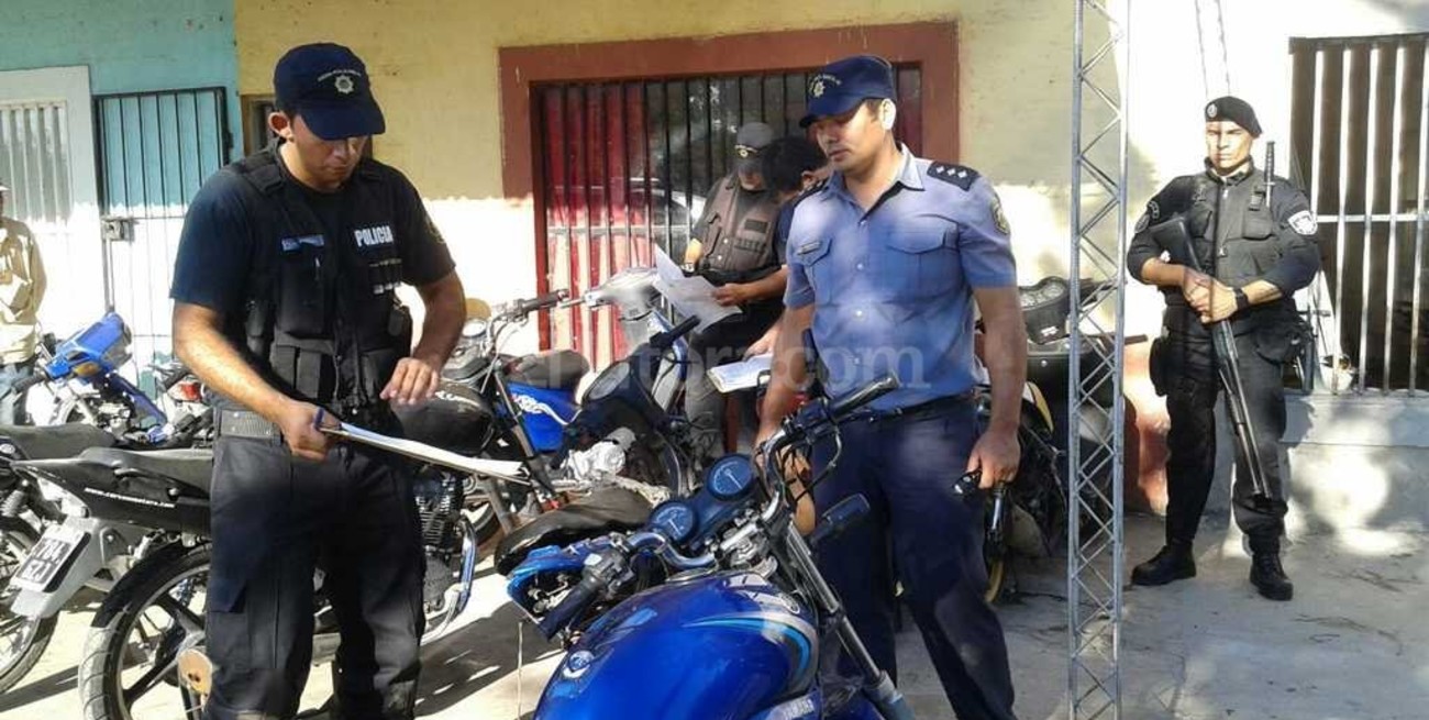 Fuerte operativo contra desarmadero de motos 