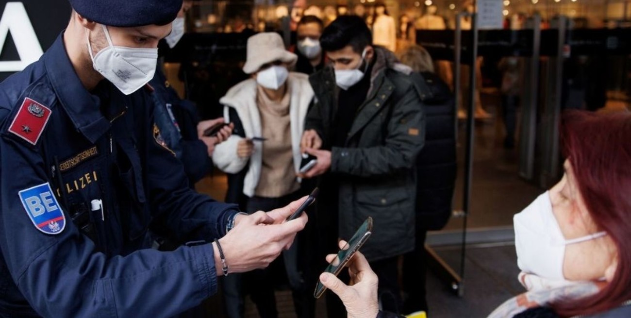 A partir de febrero la vacunación contra el coronavirus será obligatoria en Austria