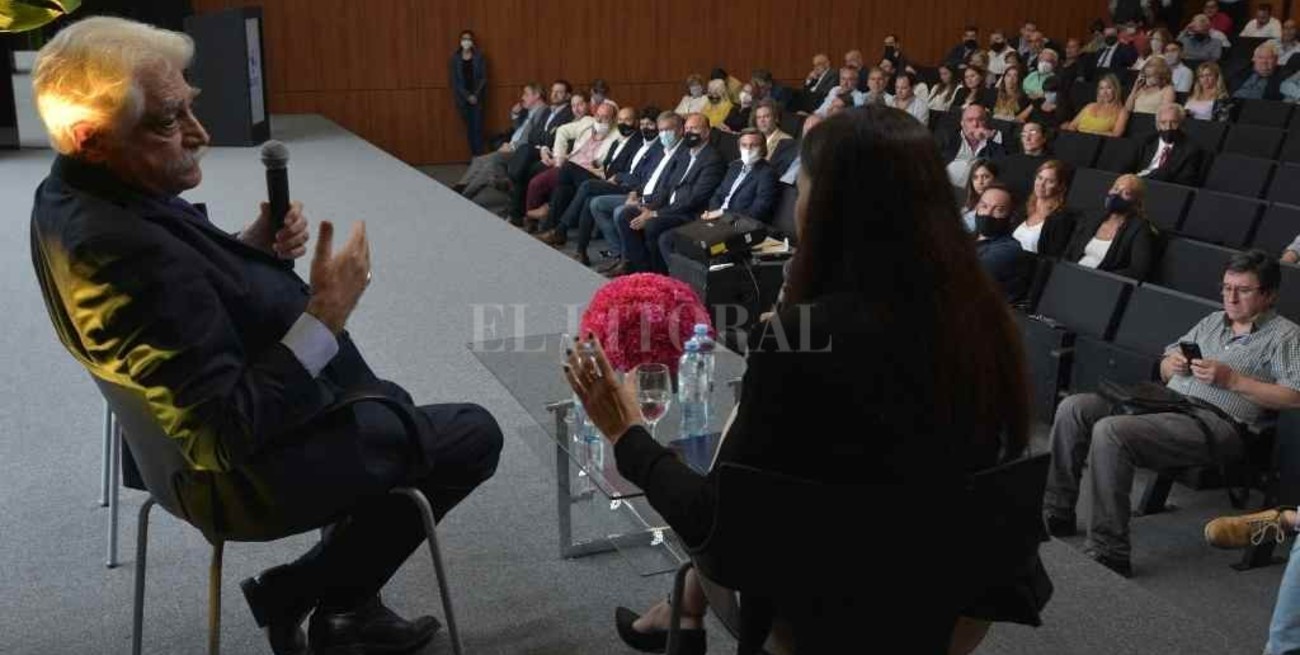 Jorge Asís: "Un periodista no debe preocuparse por caer bien" 