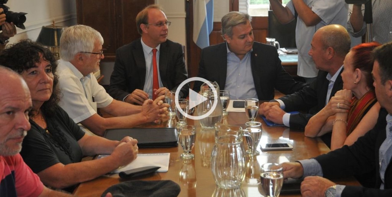 Oferta "insuficiente" del gobierno para gremios estatales y docentes