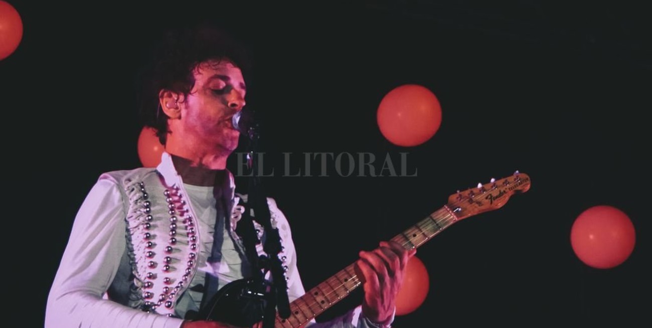 "Fuerza Natural Tour, Gustavo Cerati, en vivo en Monterrrey, MX, 2009"