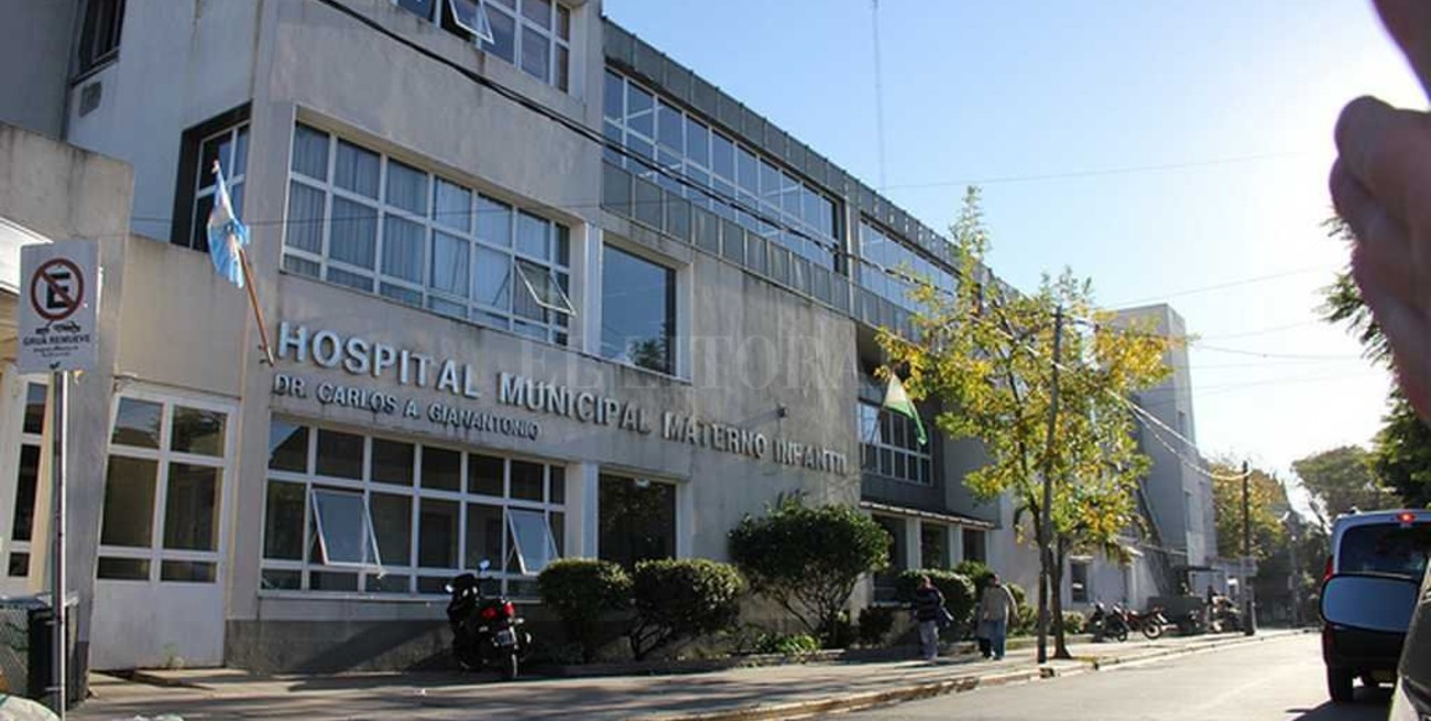 Dio a luz en su baño y arrojó al bebé por un ventiluz